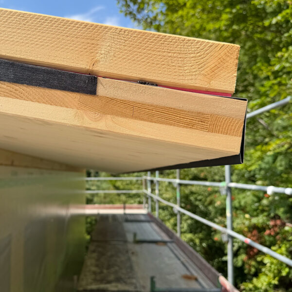 Detail Dach Holzbau Neubau Ferienhaus