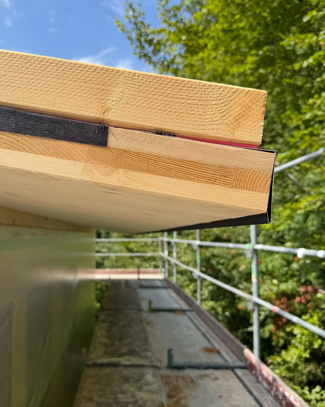 Detail Dach Holzbau Neubau Ferienhaus