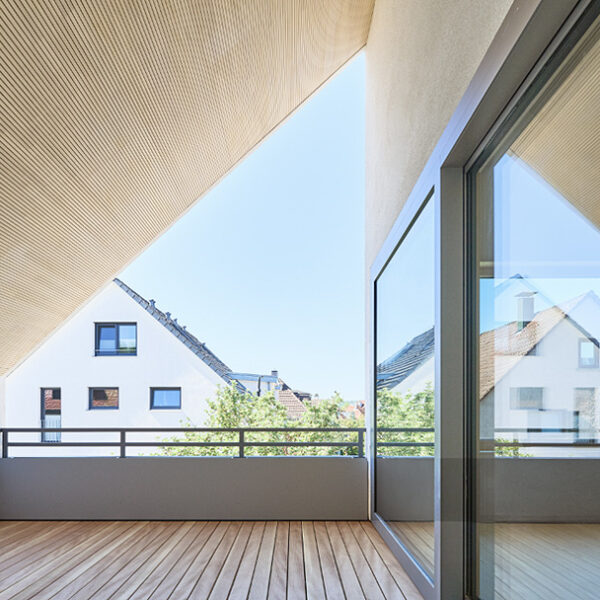 DG-Wohnung mit Blick vom Balkon