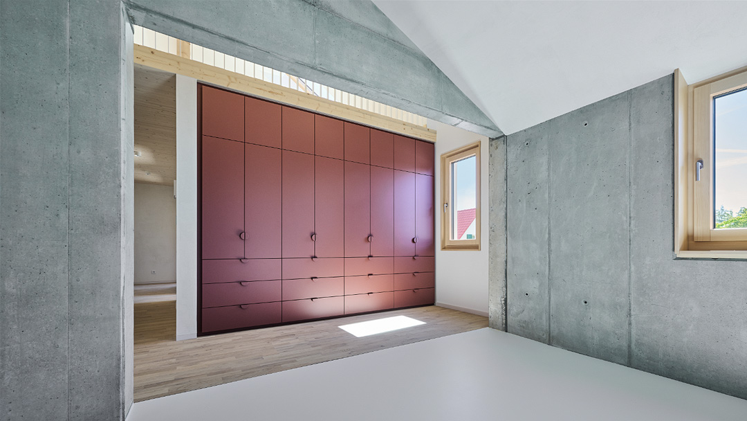 DG-Wohnung Flurbereich mit großem Einbauschrank